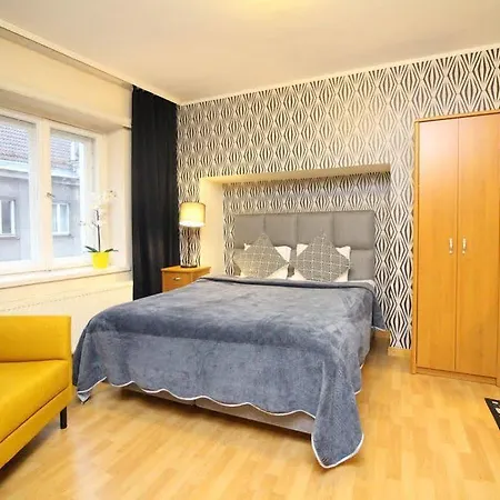 Town Hall Square Center Apartment *